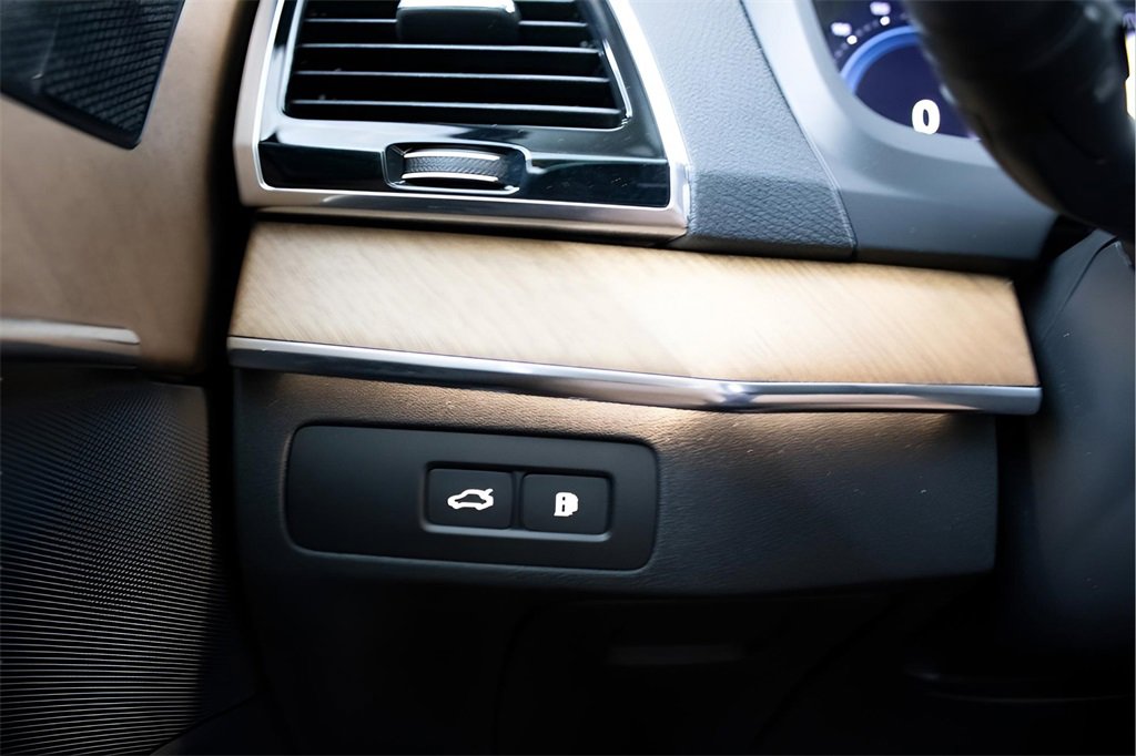 Certified 2025 Volvo XC90 T8 Plus image 23