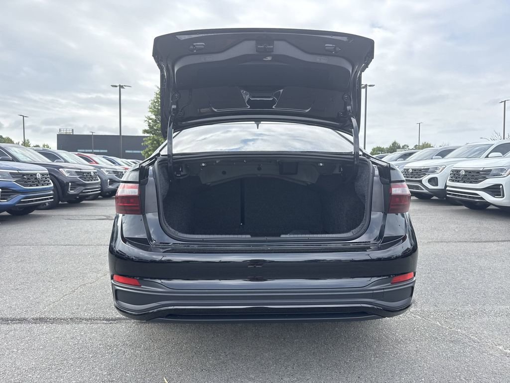 New 2025 Volkswagen Jetta SE image 15