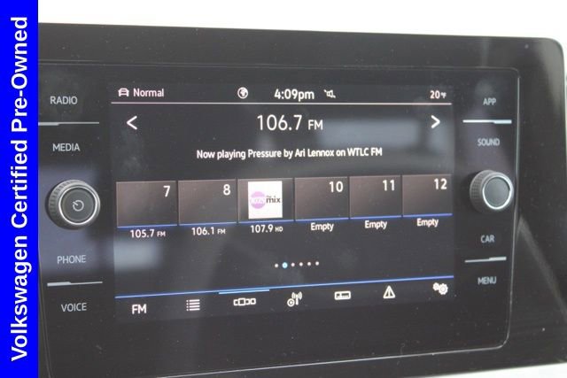 Used 2025 Volkswagen Taos SE image 33