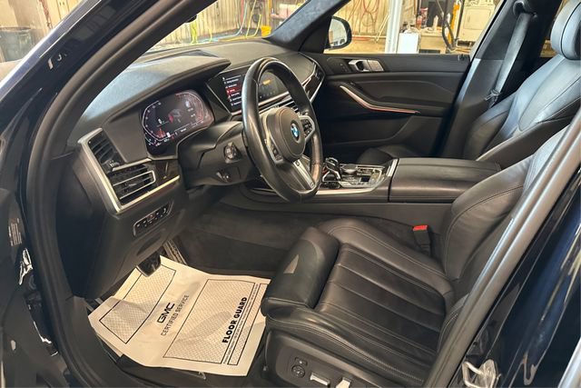 Used 2022 BMW X7 xDrive40i w/ M Sport Package AWD/4WD image 9