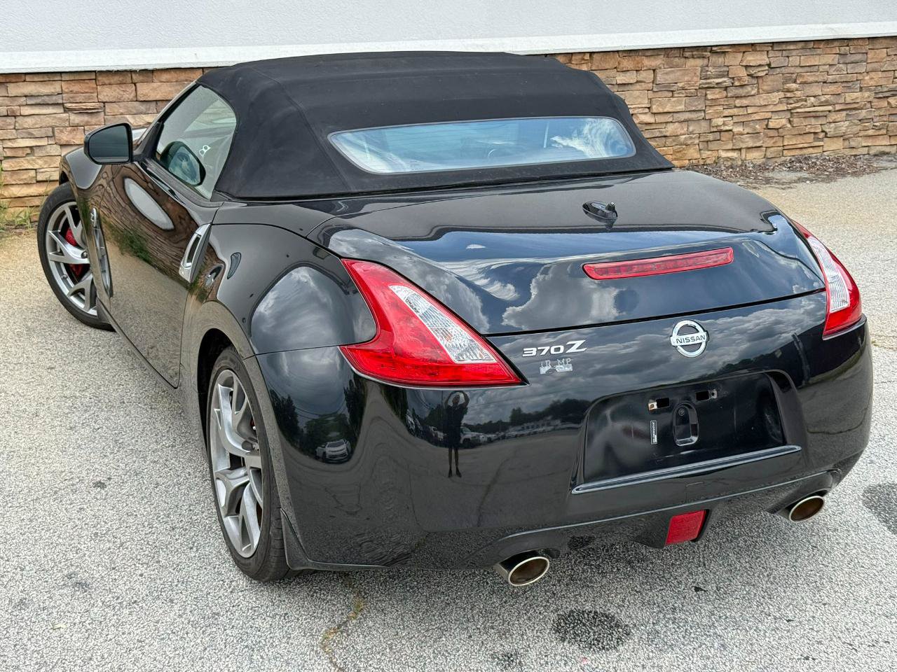 Used 2014 Nissan 370Z Touring w/ Sport Package RWD image 5