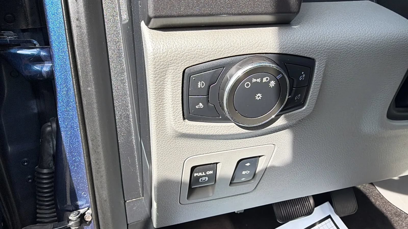 Used 2016 Ford F150 XLT w/ Equipment Group 302A Luxury AWD/4WD image 20