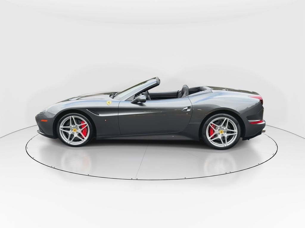 Used 2015 Ferrari California T image 5