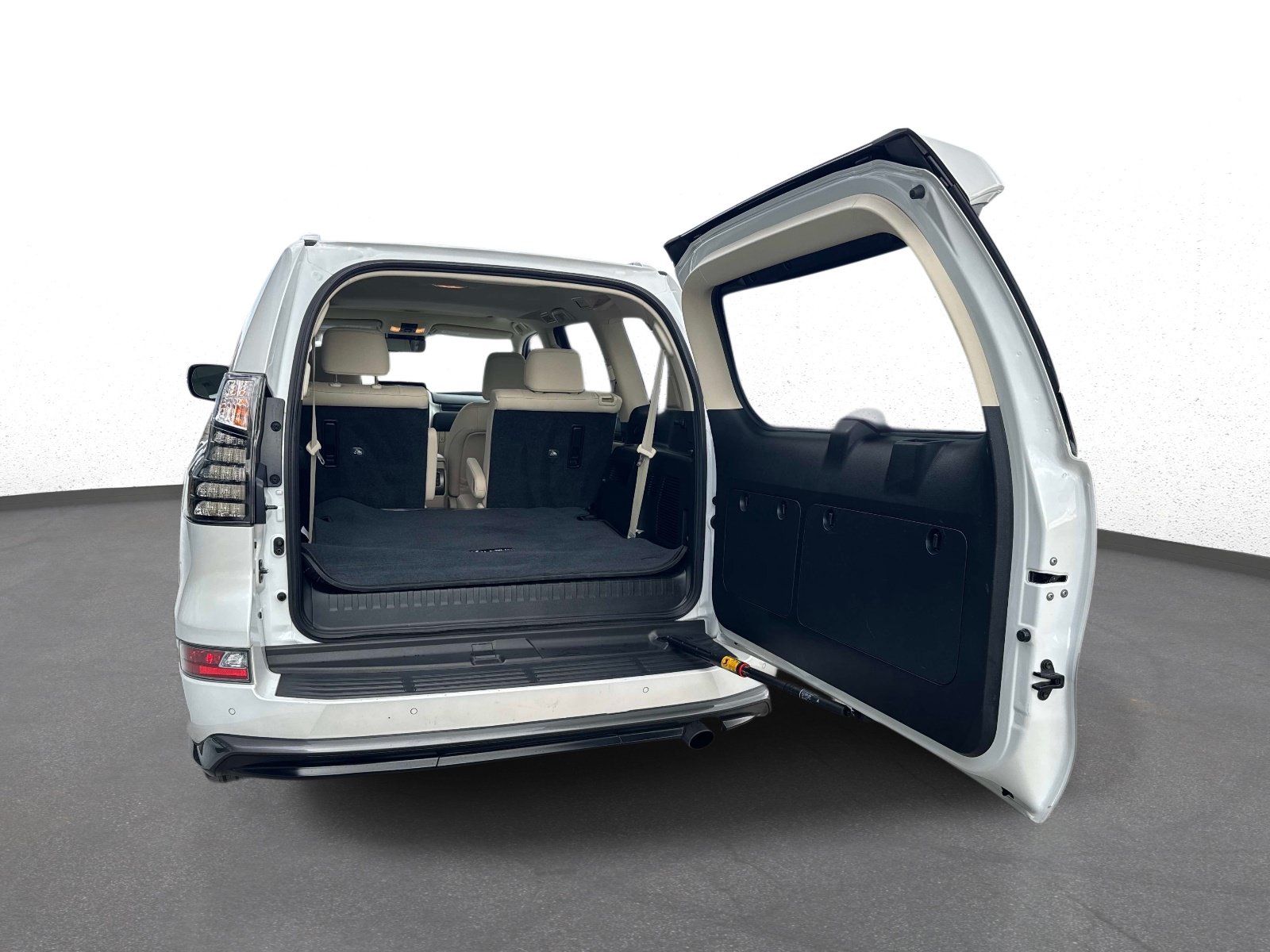 Certified 2023 Lexus GX 460 Premium w/ Accessory Package AWD/4WD image 11