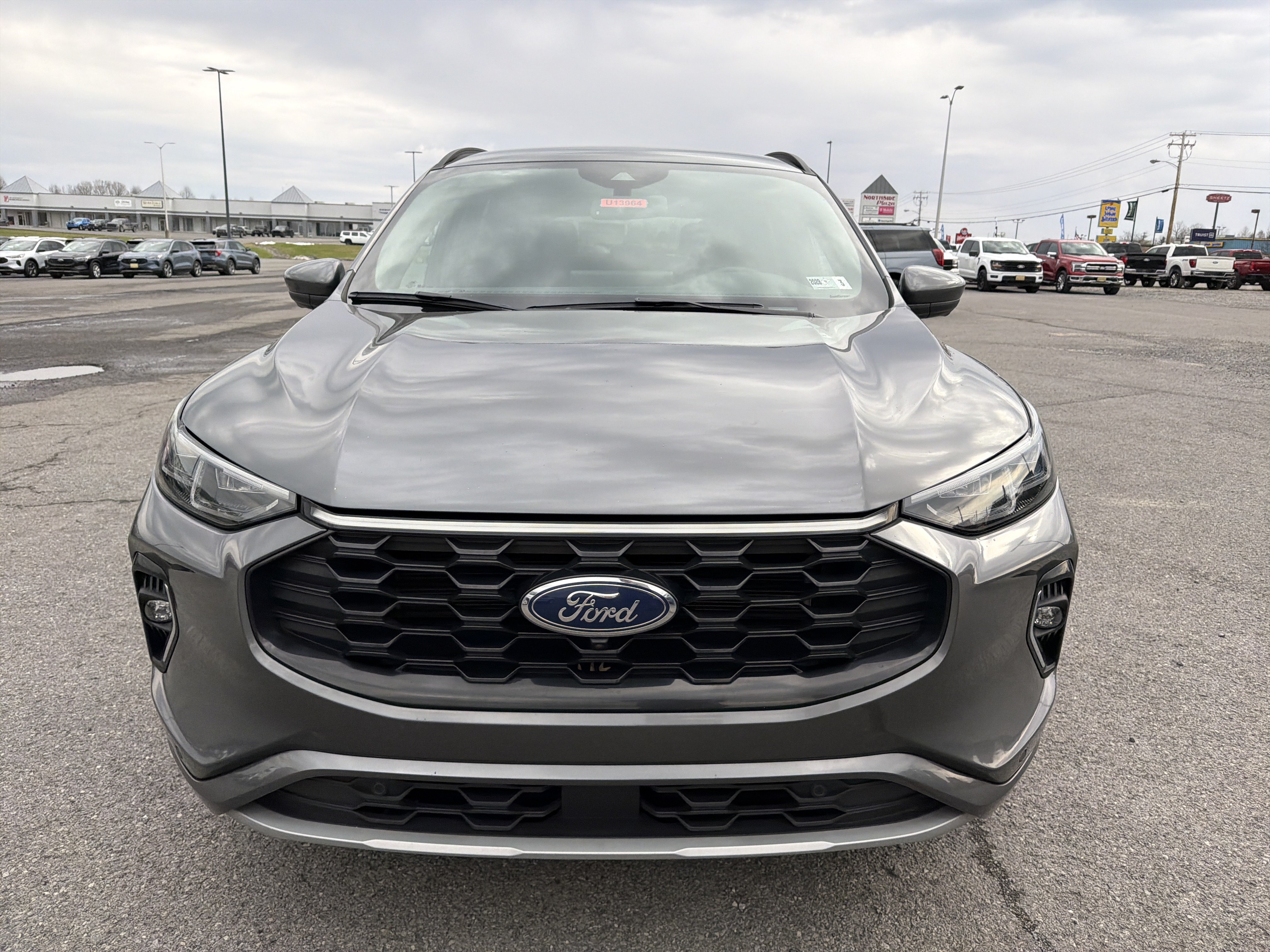 Used 2023 Ford Escape ST-Line Elite AWD/4WD image 2