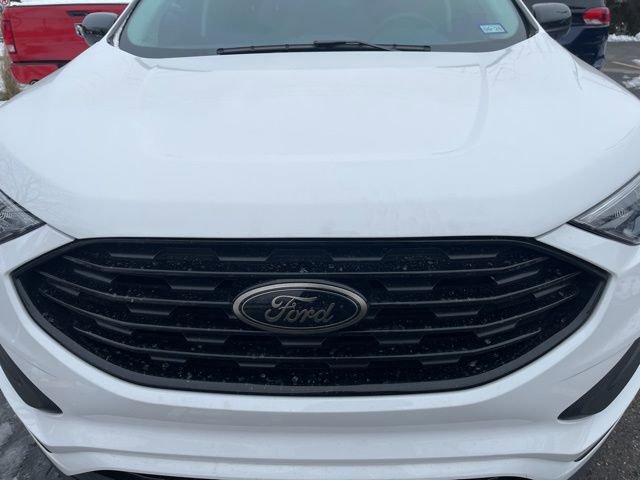 Used 2023 Ford Edge SE w/ Black Appearance Package image 9