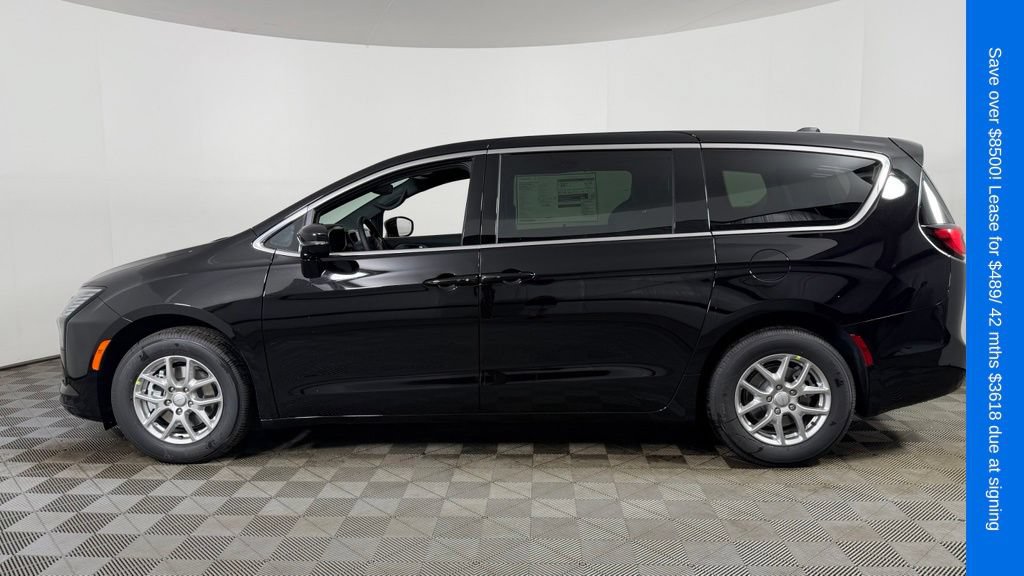 New 2027 Chrysler Pacifica Select FWD image 4