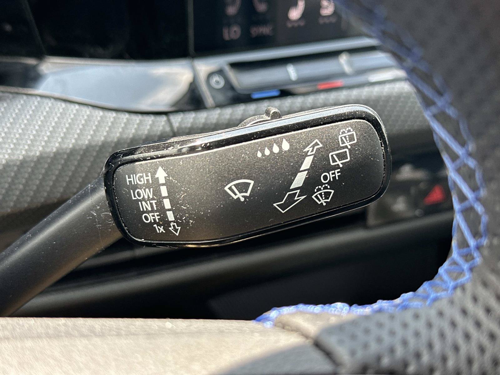 Used 2022 Volkswagen Golf R AWD/4WD image 25