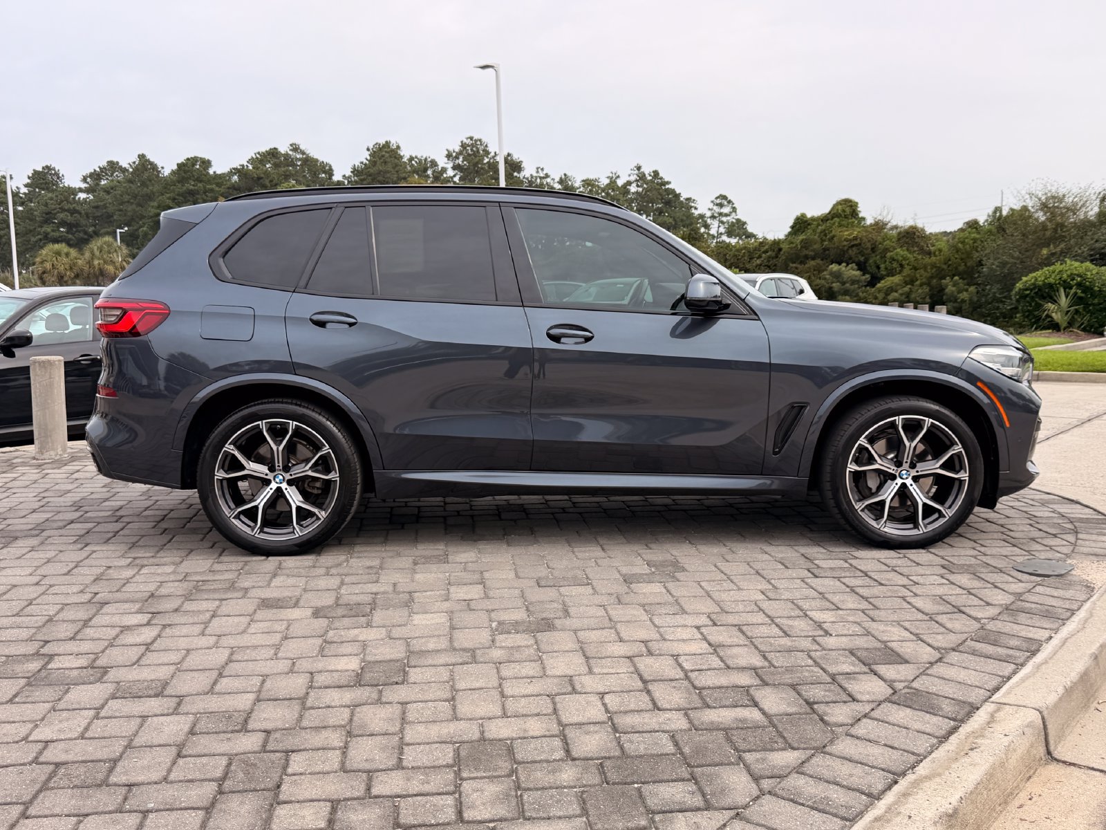 Used 2020 BMW X5 sDrive40i w/ M Sport Package RWD image 8