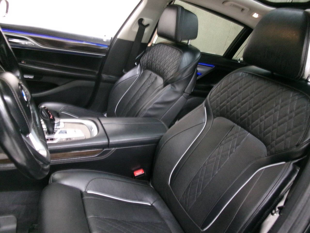 Used 2016 BMW 750i xDrive image 18