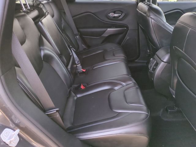 Used 2021 Jeep Cherokee Latitude Plus AWD/4WD image 27