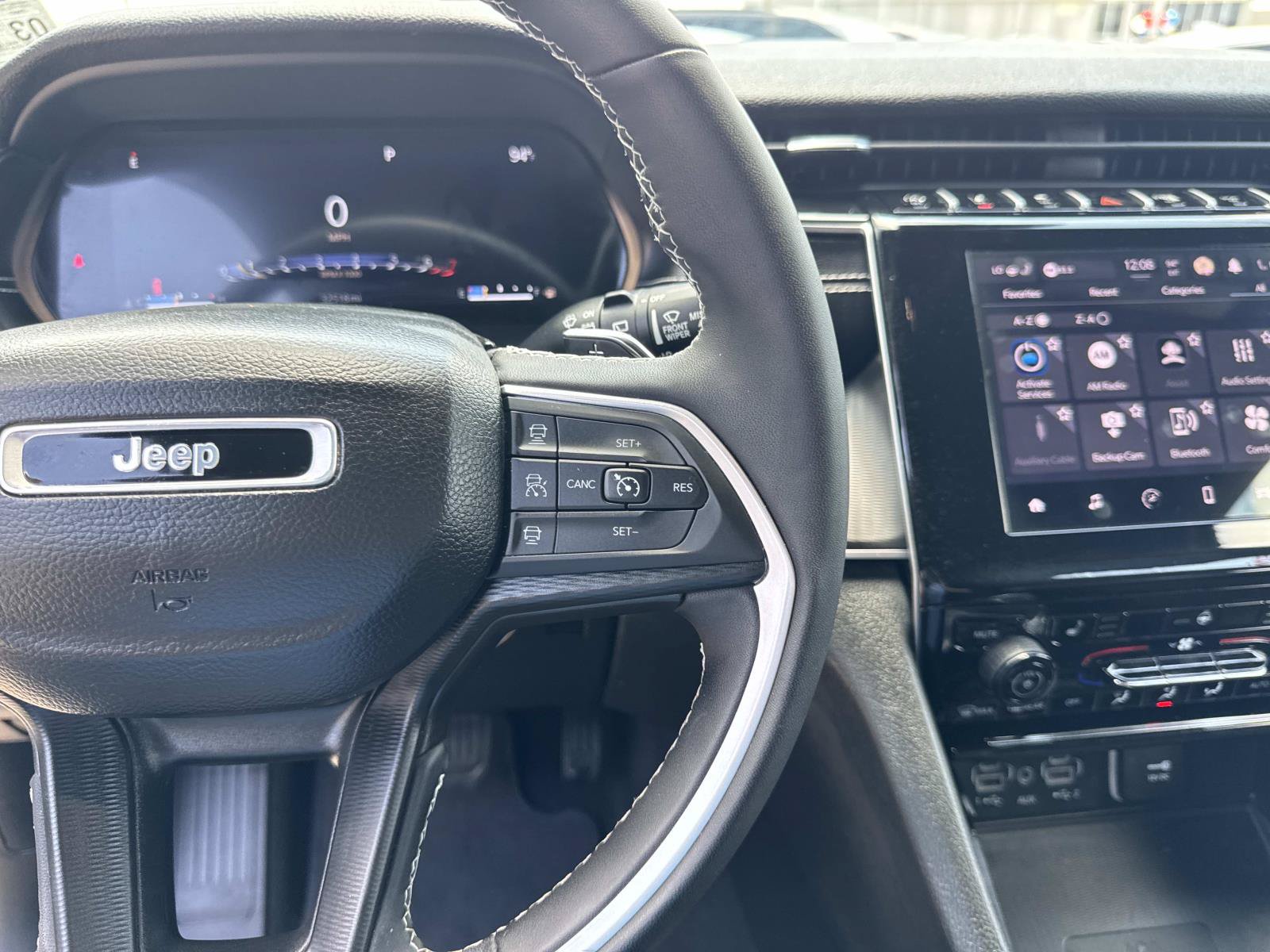 Used 2023 Jeep Grand Cherokee L Laredo RWD image 23