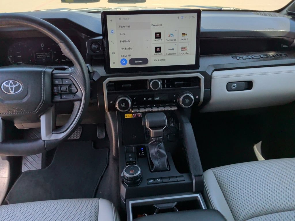 Used 2025 Toyota Tacoma Limited AWD/4WD image 25