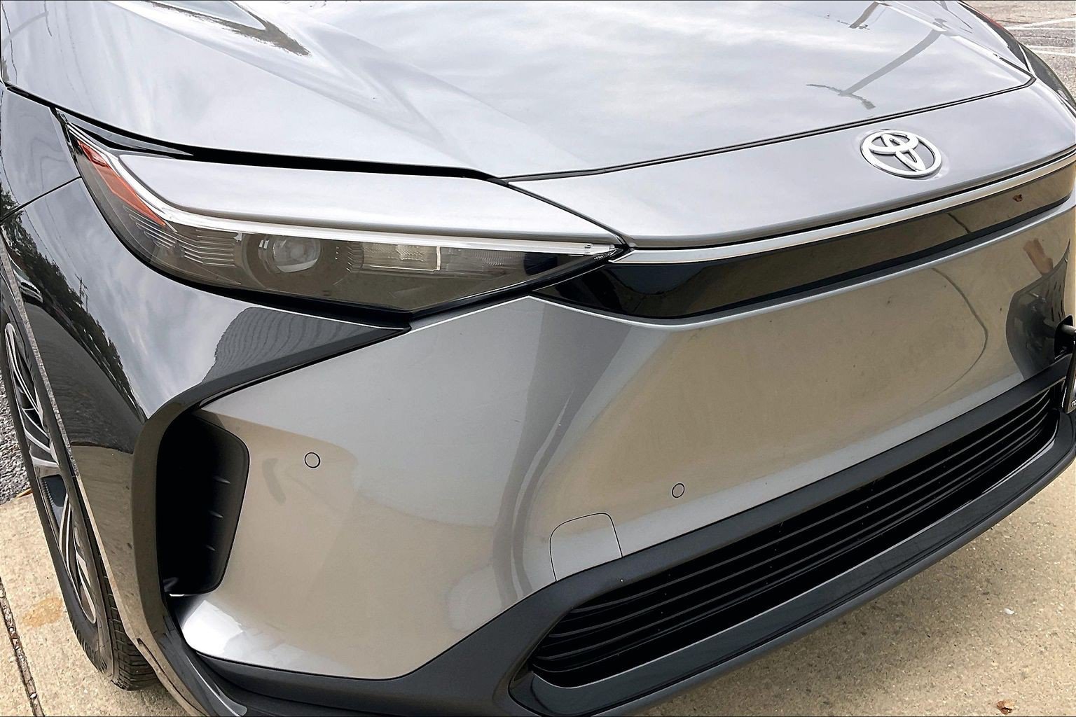Used 2025 Toyota bZ4X AWD w/ Weather Package image 35