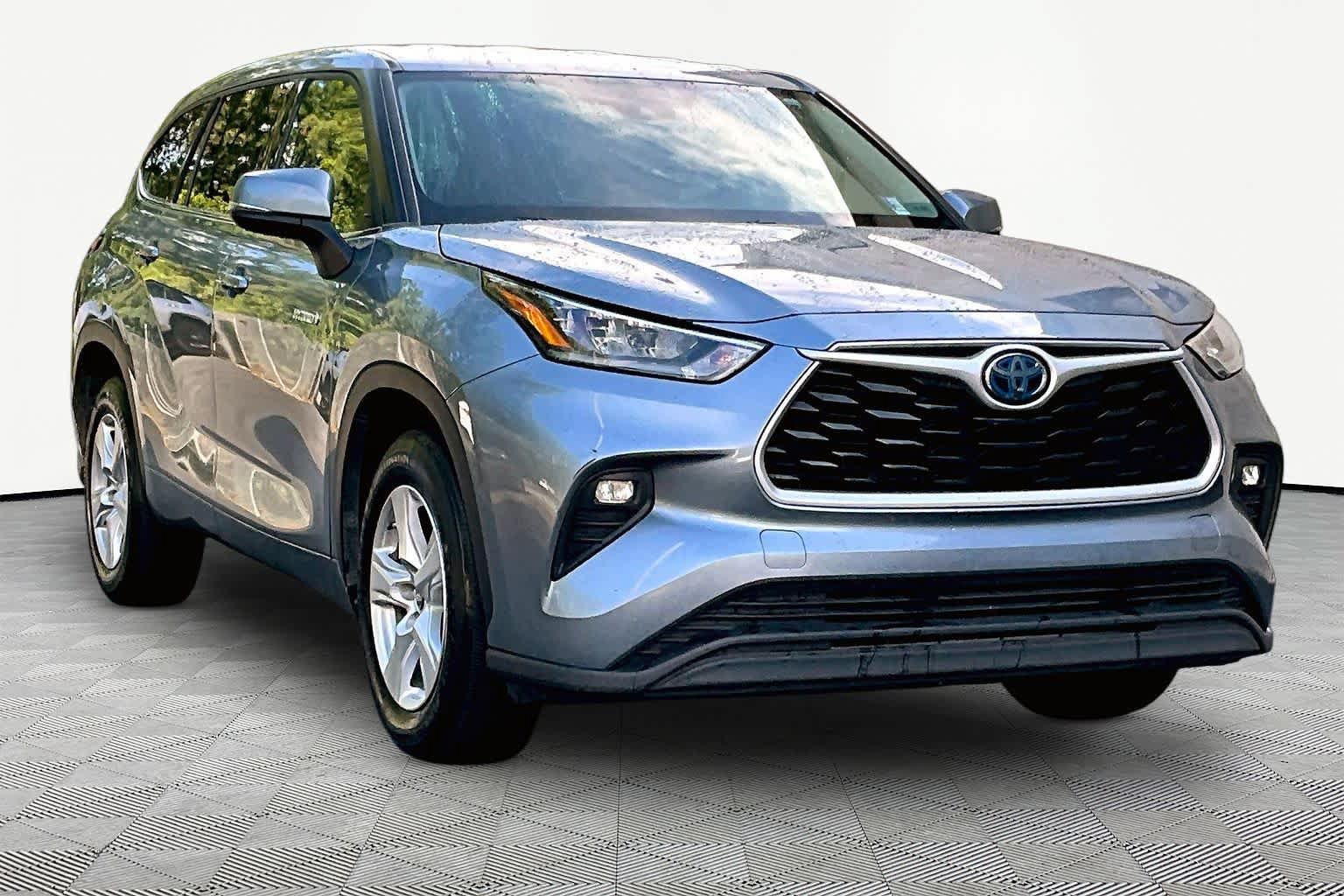 Certified 2020 Toyota Highlander LE FWD image 3