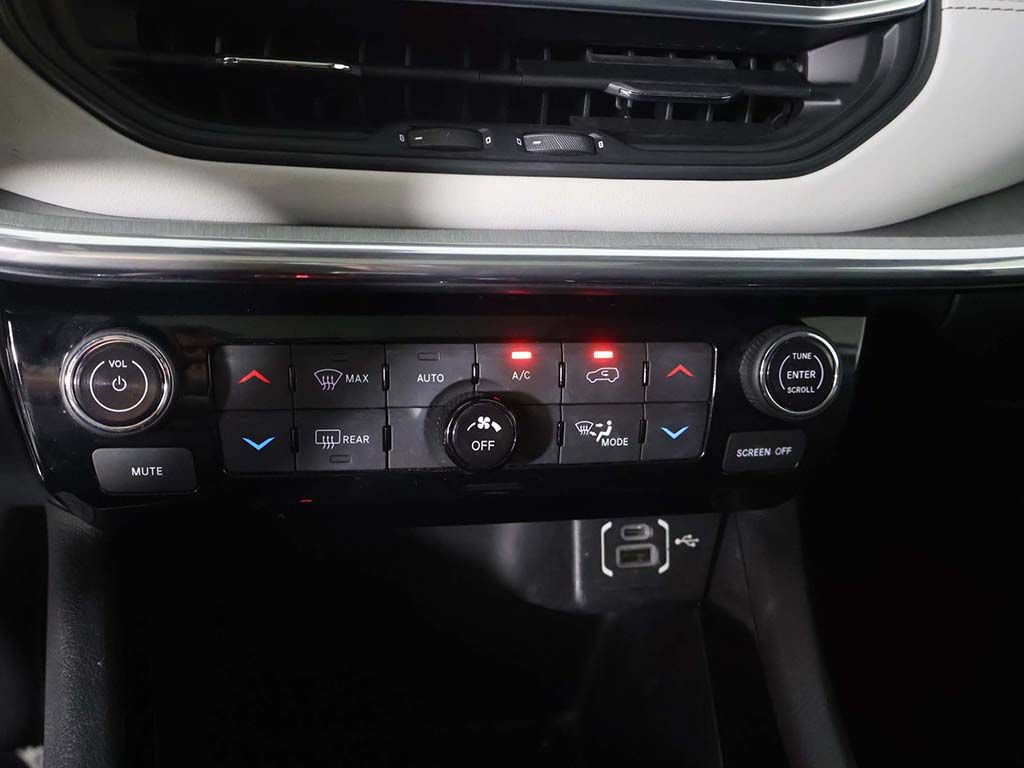 Used 2023 Jeep Compass Limited w/ Sun and Sound Group AWD/4WD image 45