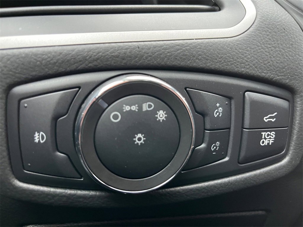 Used 2022 Ford Edge SEL w/ Convenience Package image 16