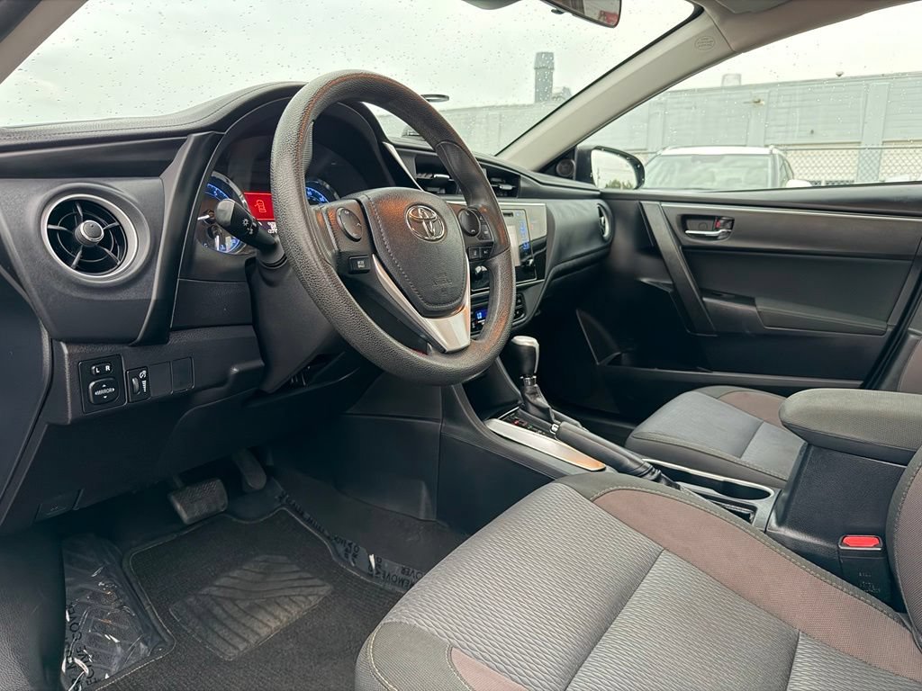 Used 2018 Toyota Corolla LE FWD image 27
