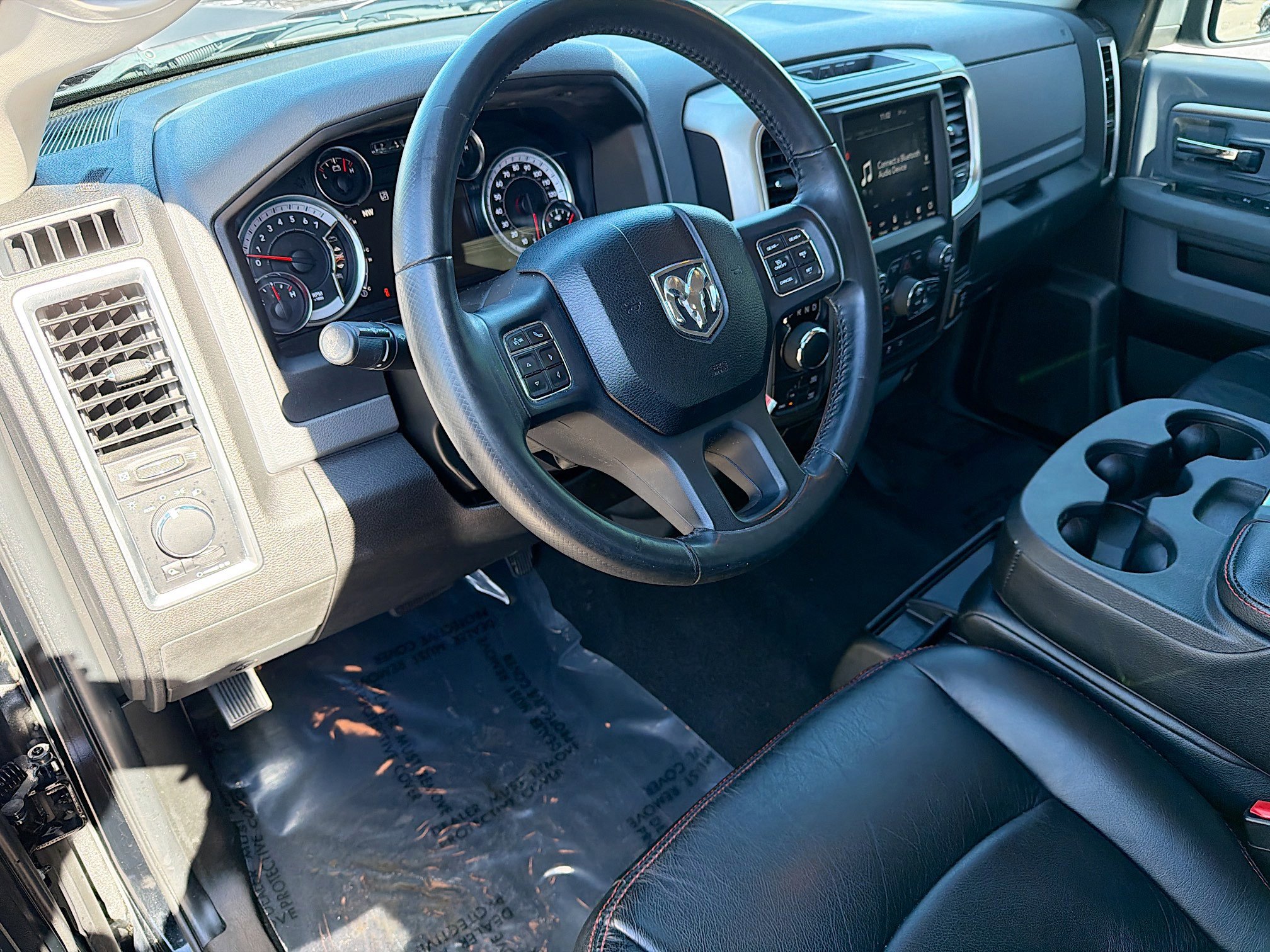 Used 2019 RAM 1500 Classic SLT w/ Luxury Group image 24
