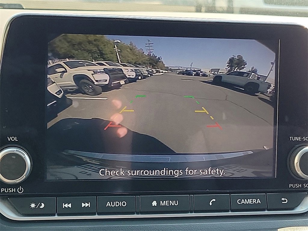 Used 2023 Nissan Rogue SV image 9