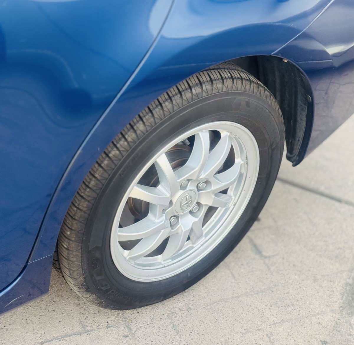 Used 2014 Toyota Prius V Two image 14