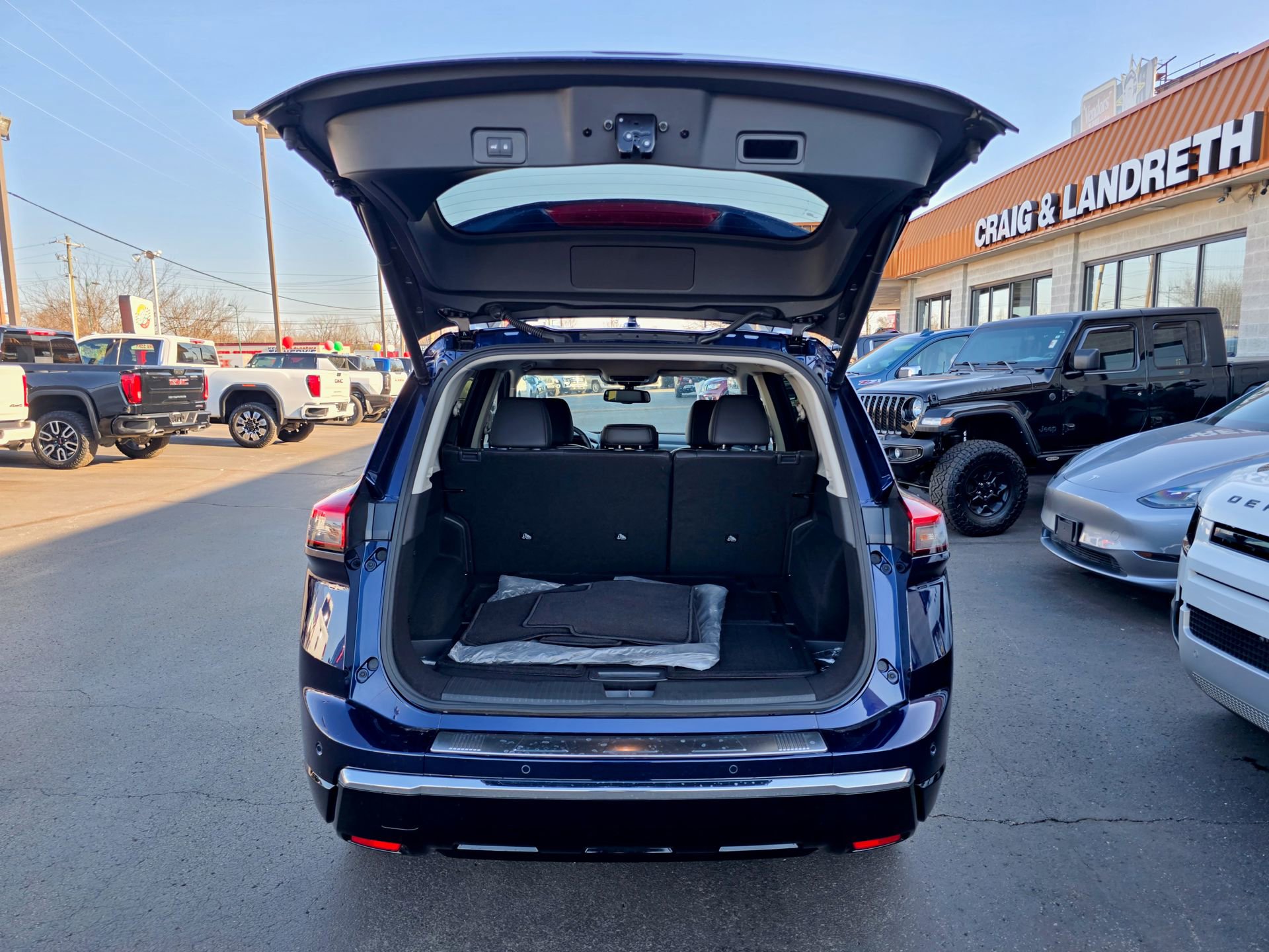 Used 2025 Nissan Rogue Platinum w/ Platinum Premium Package image 24