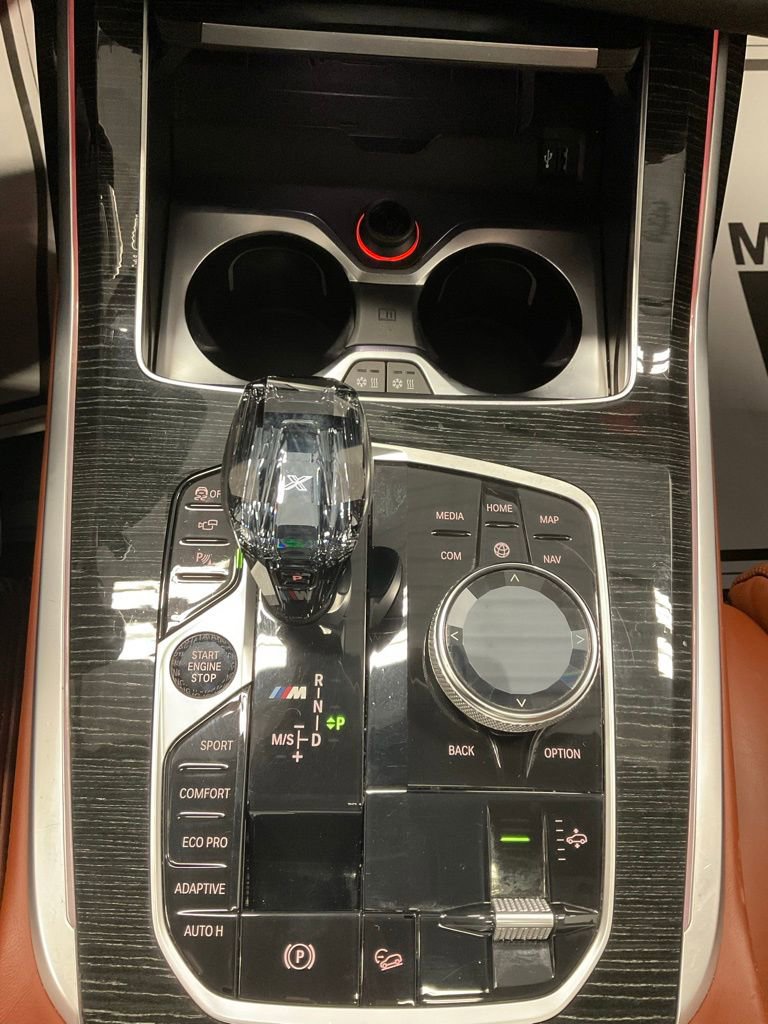 Used 2021 BMW X7 M50i image 28