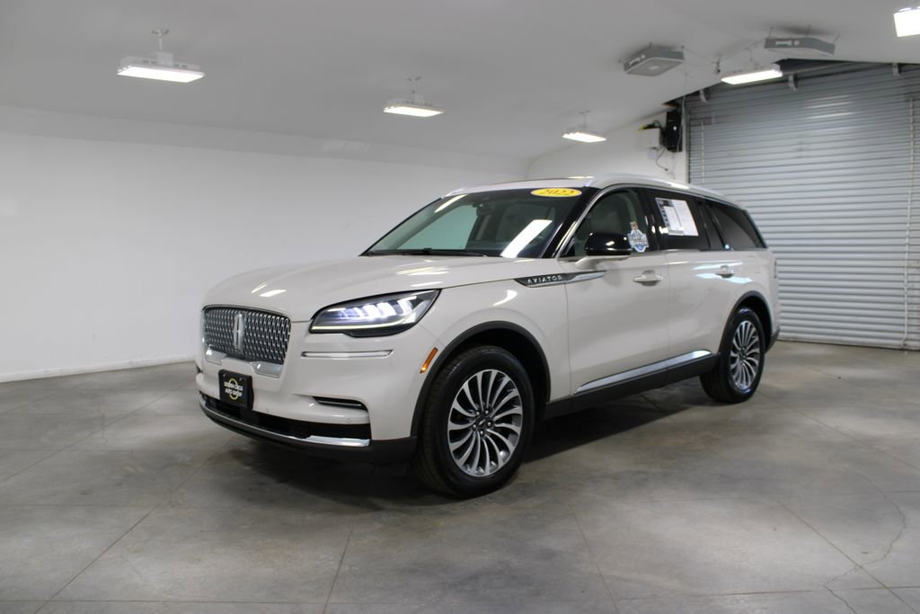 Used 2022 Lincoln Aviator Reserve w/ Elements Package Plus image 4