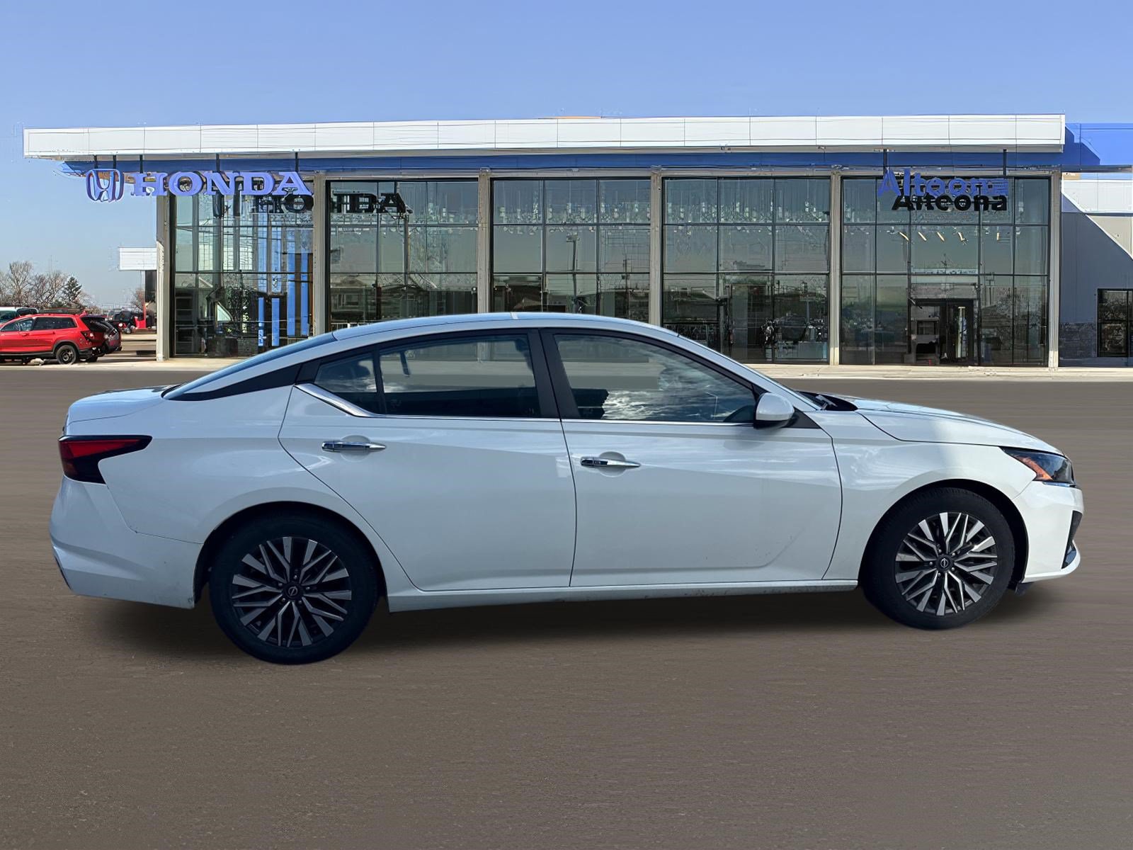 Used 2023 Nissan Altima 2.5 SV FWD image 5