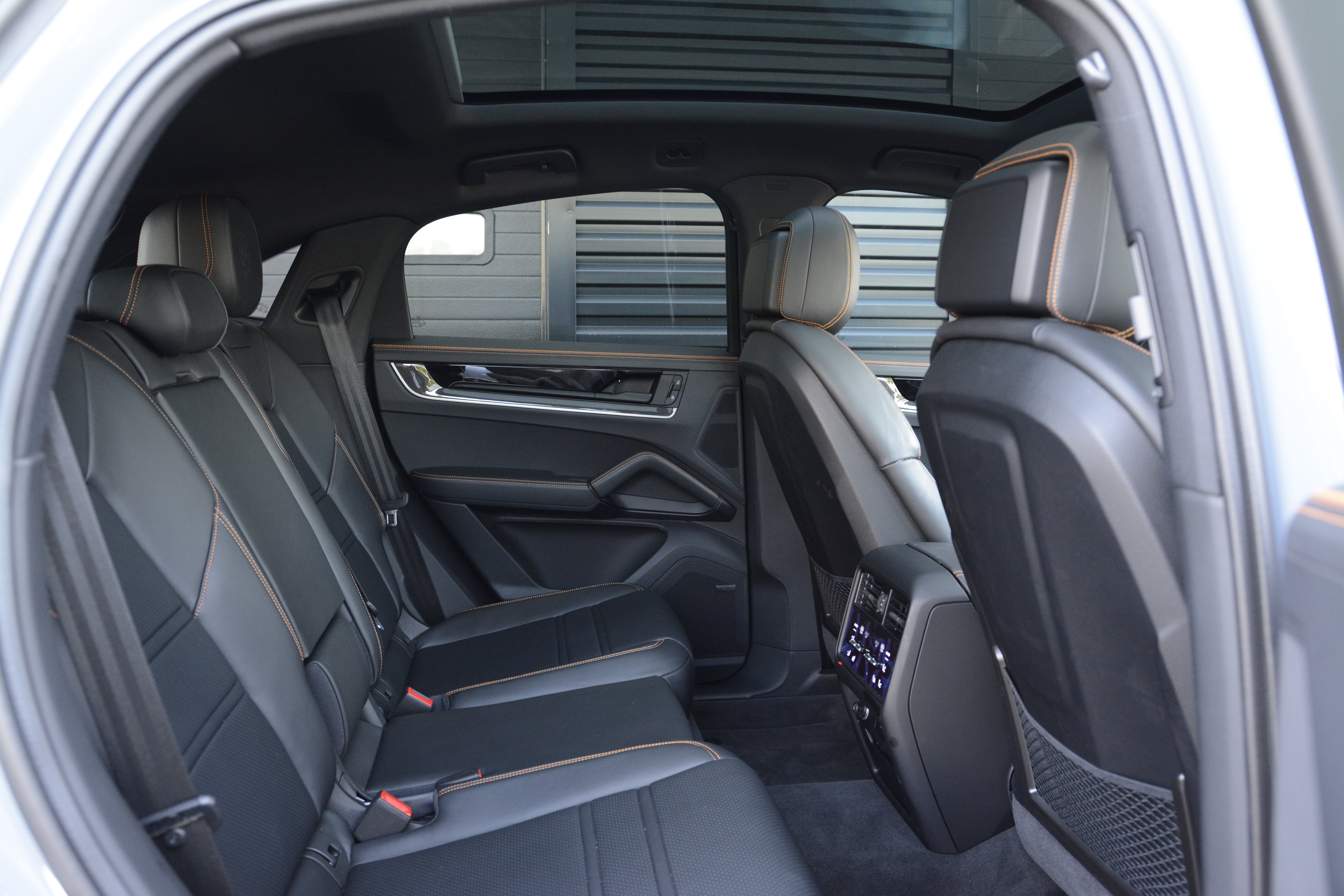 Certified 2025 Porsche Cayenne S AWD/4WD image 35