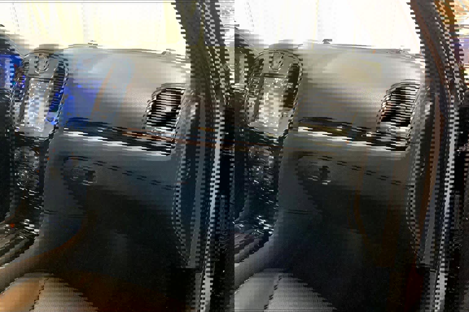 Used 2019 Chrysler 300 S w/ 300S Premium Group image 18