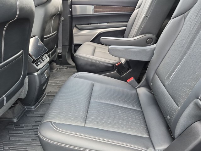 Used 2026 Cadillac Vistiq Sport w/ LPO, Floor Liner Package AWD/4WD image 17