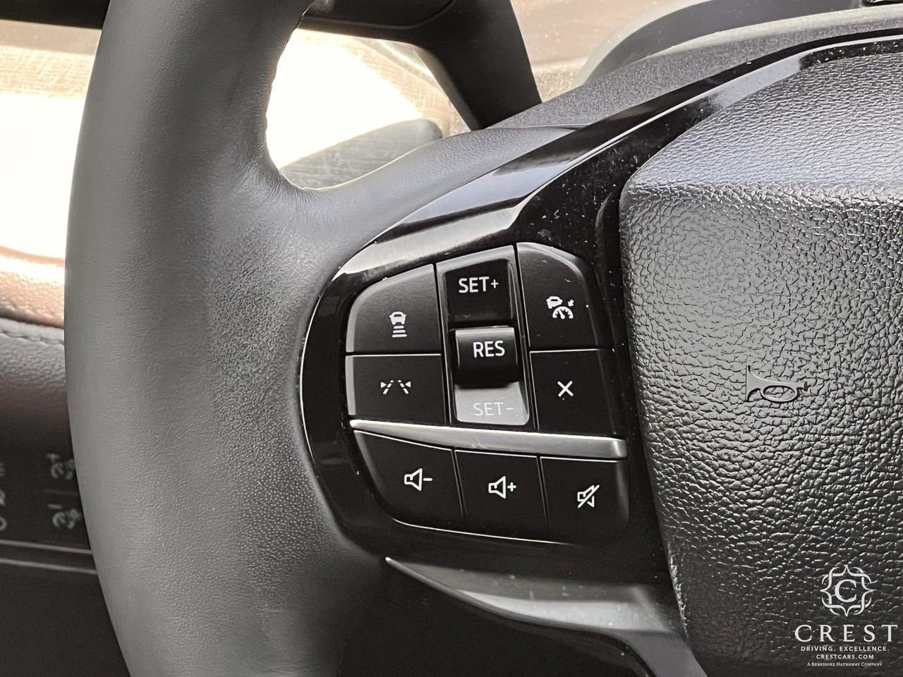 Used 2025 Ford Explorer Platinum w/ Ultimate Package AWD/4WD image 14