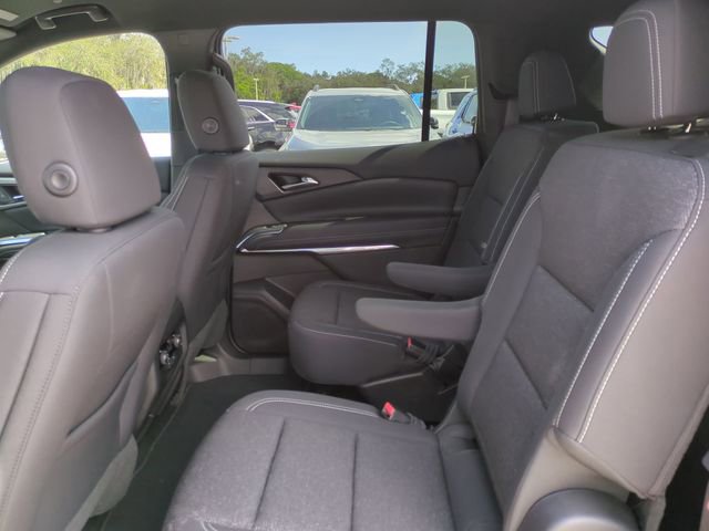 New 2025 Chevrolet Traverse LT image 14