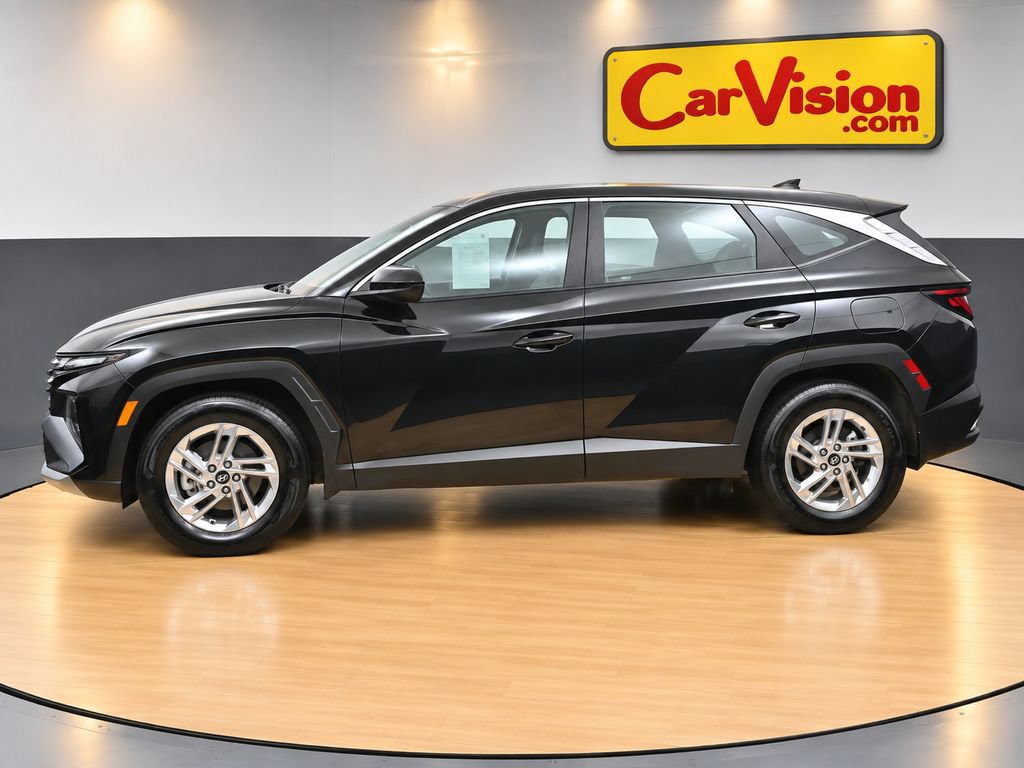 Used 2025 Hyundai Tucson SE FWD image 3
