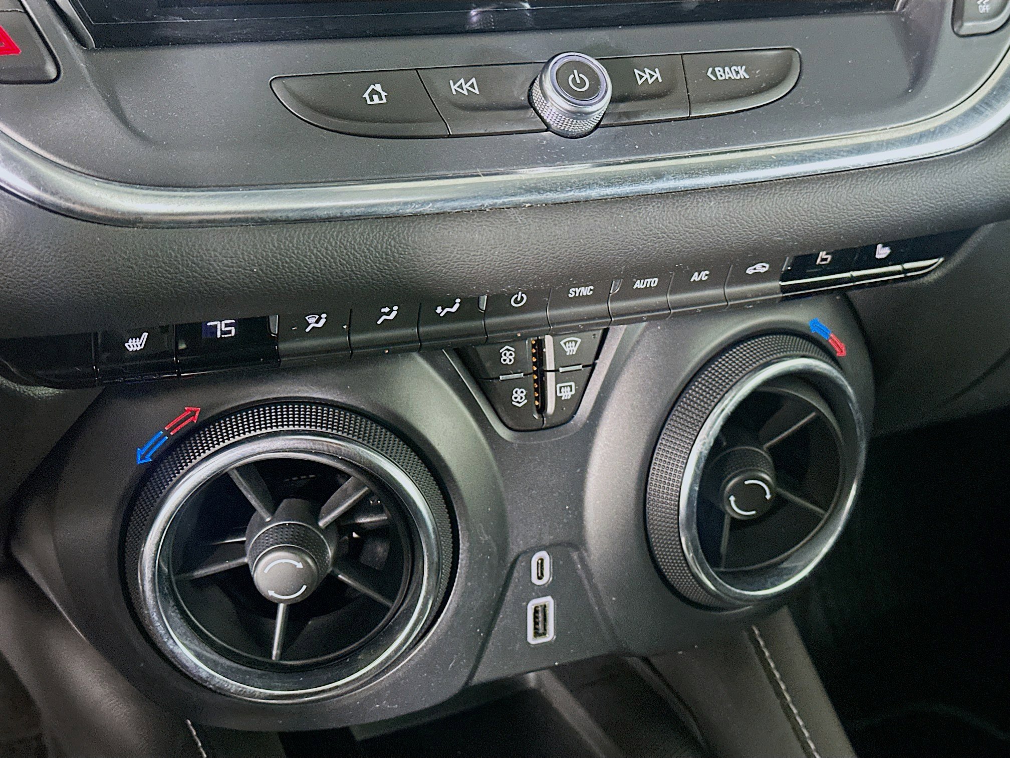 Used 2024 Chevrolet Blazer LT w/ Convenience Package image 23