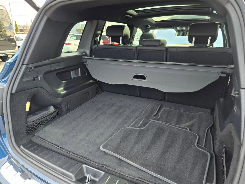 Used 2023 Mercedes-Benz GLB 250 4MATIC w/ Premium Package image 23
