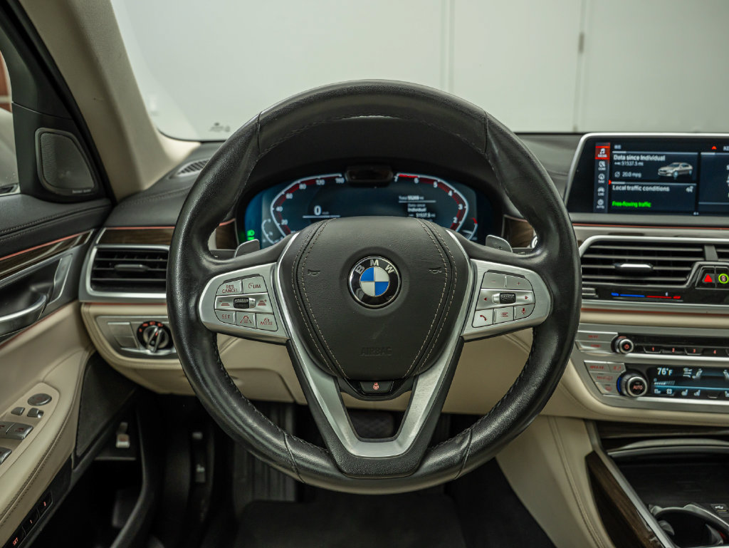 Used 2022 BMW 750i xDrive AWD/4WD image 23