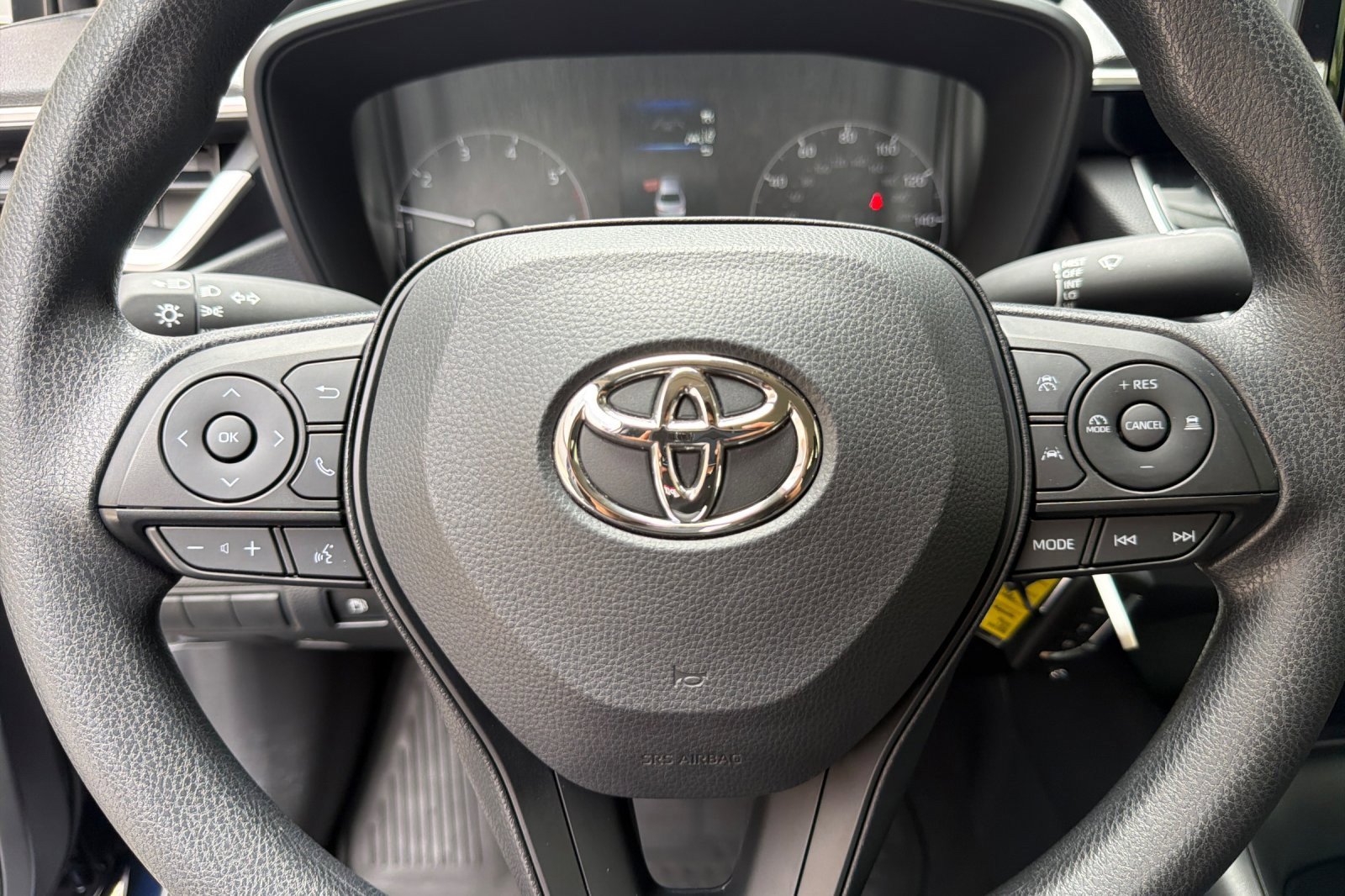 Used 2025 Toyota Corolla LE FWD image 20