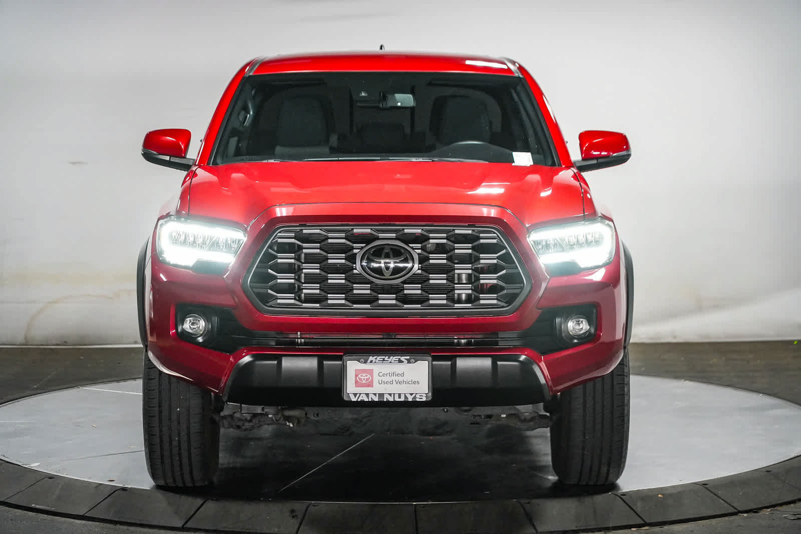 Used 2022 Toyota Tacoma TRD Off-Road w/ Technology Package AWD/4WD image 8