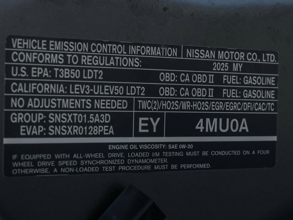 Used 2025 Nissan Rogue SL image 32