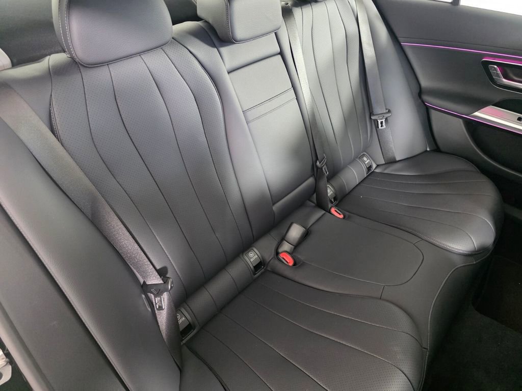 Used 2025 Mercedes-Benz E 350 Sedan image 25