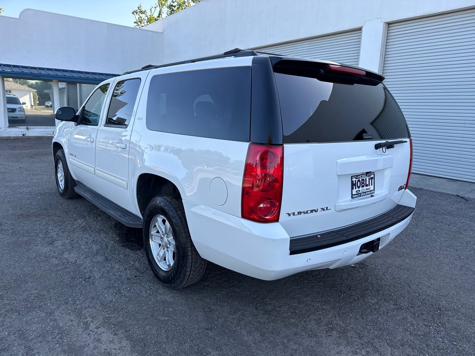 Used 2014 GMC Yukon XL SLT RWD image 3