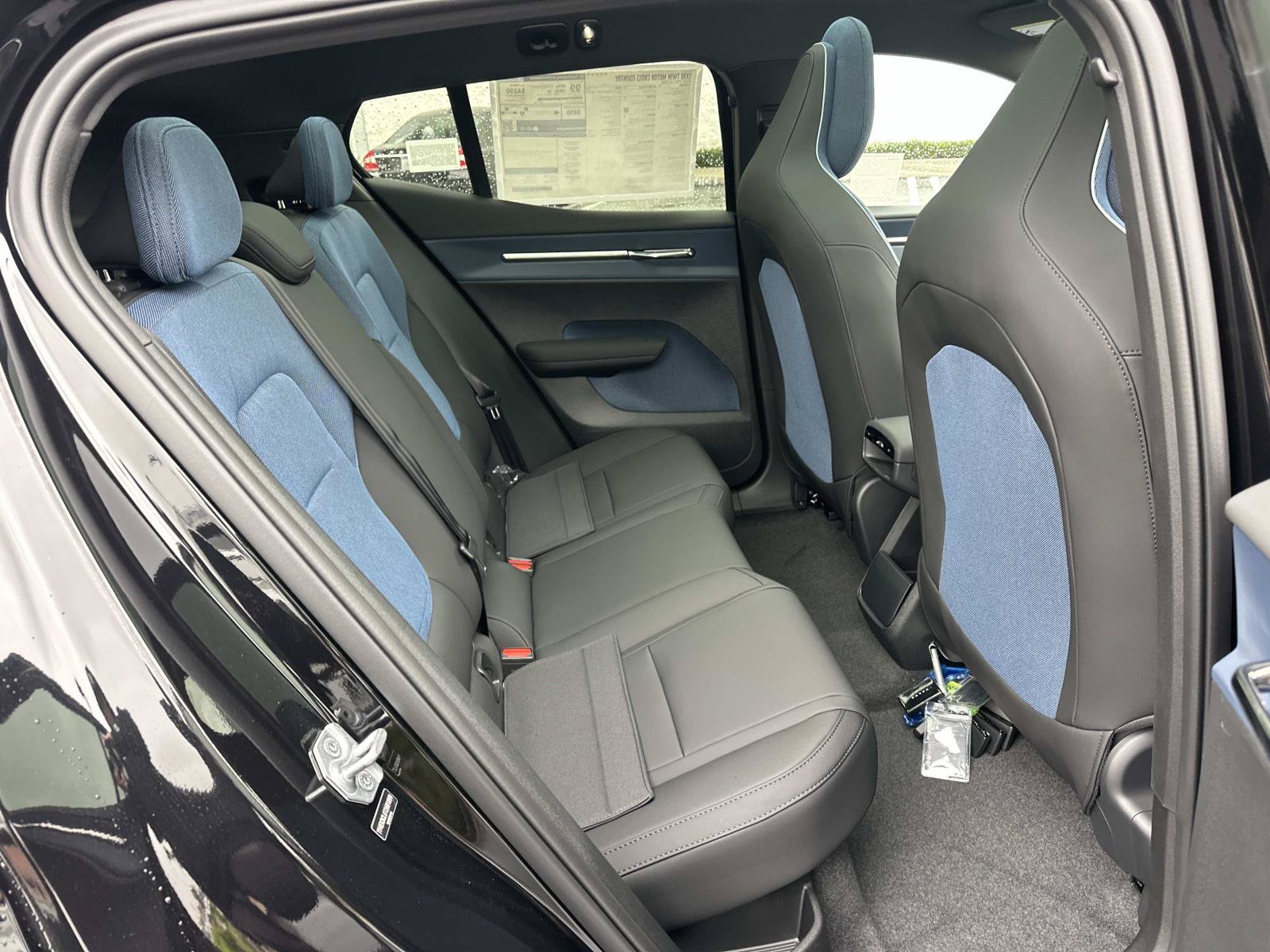 New 2026 Volvo EX30 Cross Country Ultra w/ Protection Package Premier AWD/4WD image 19