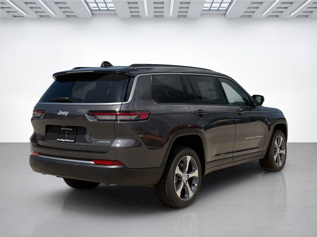New 2026 Jeep Grand Cherokee Laredo RWD image 3