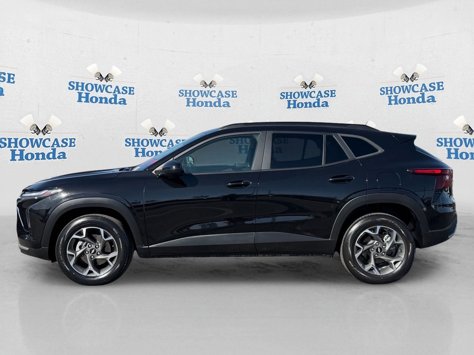 Used 2024 Chevrolet Trax LT w/ Driver Confidence Package FWD image 4