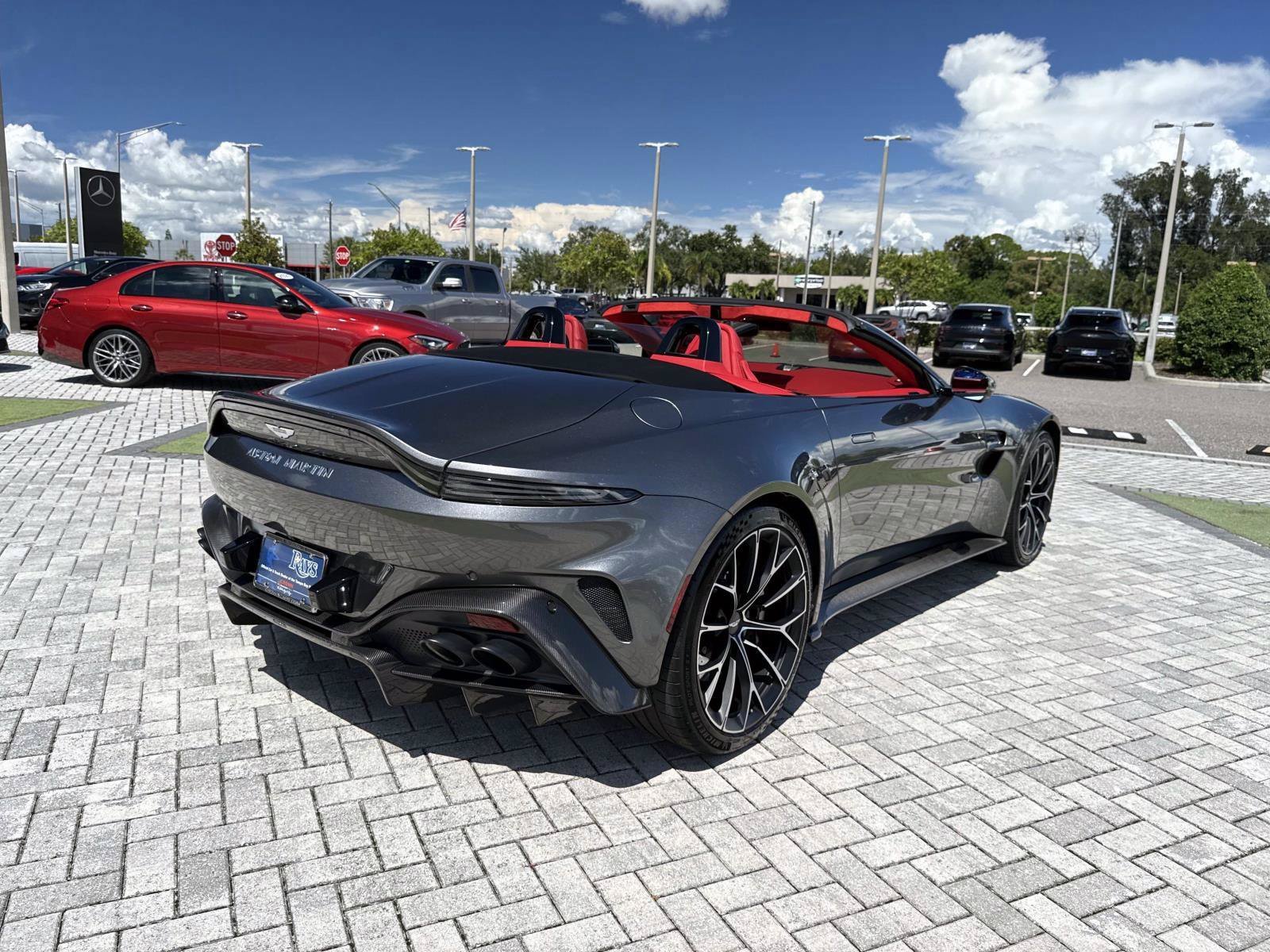 Used 2026 Aston Martin V8 Vantage Coupe RWD image 5