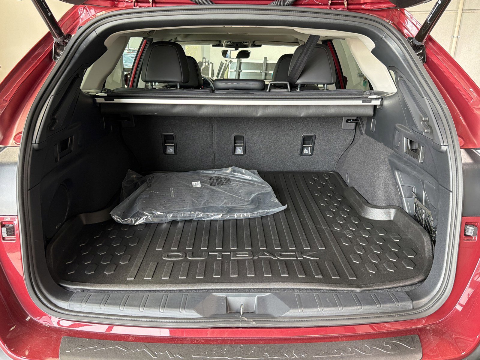 Used 2025 Subaru Outback Limited w/ Tech Package 3 AWD/4WD image 12