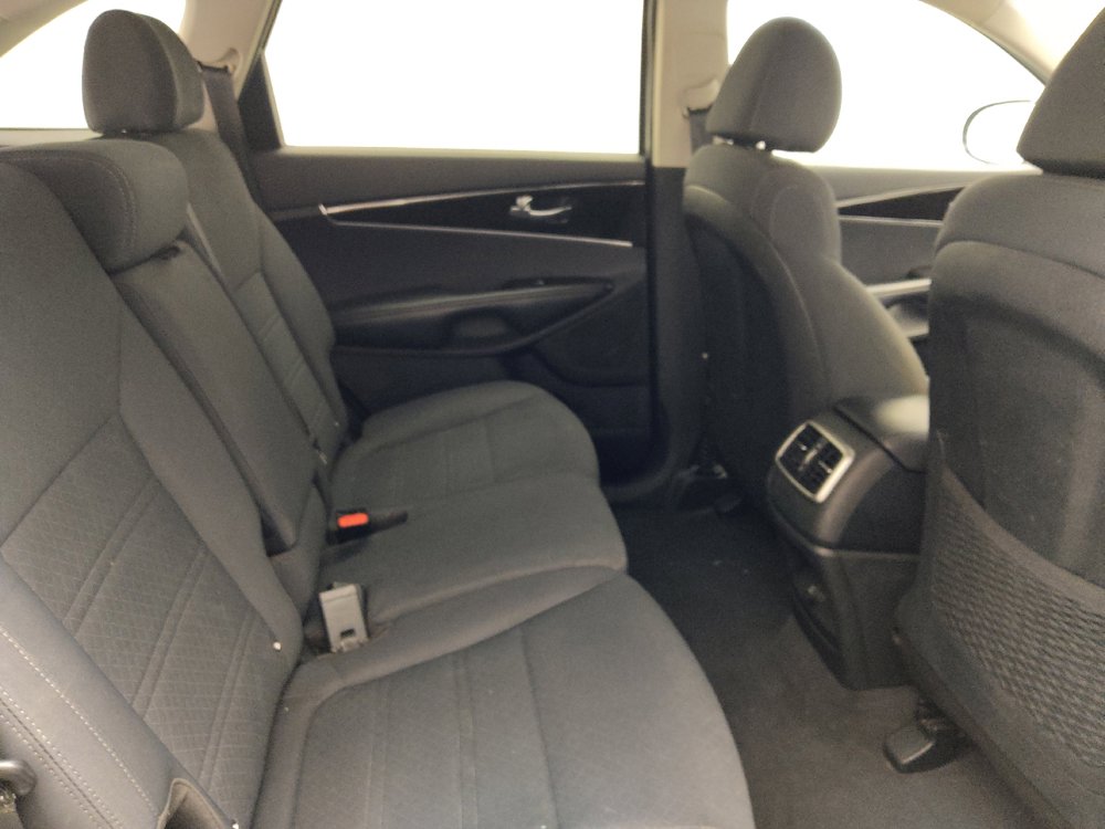 Used 2019 Kia Sorento L FWD image 19