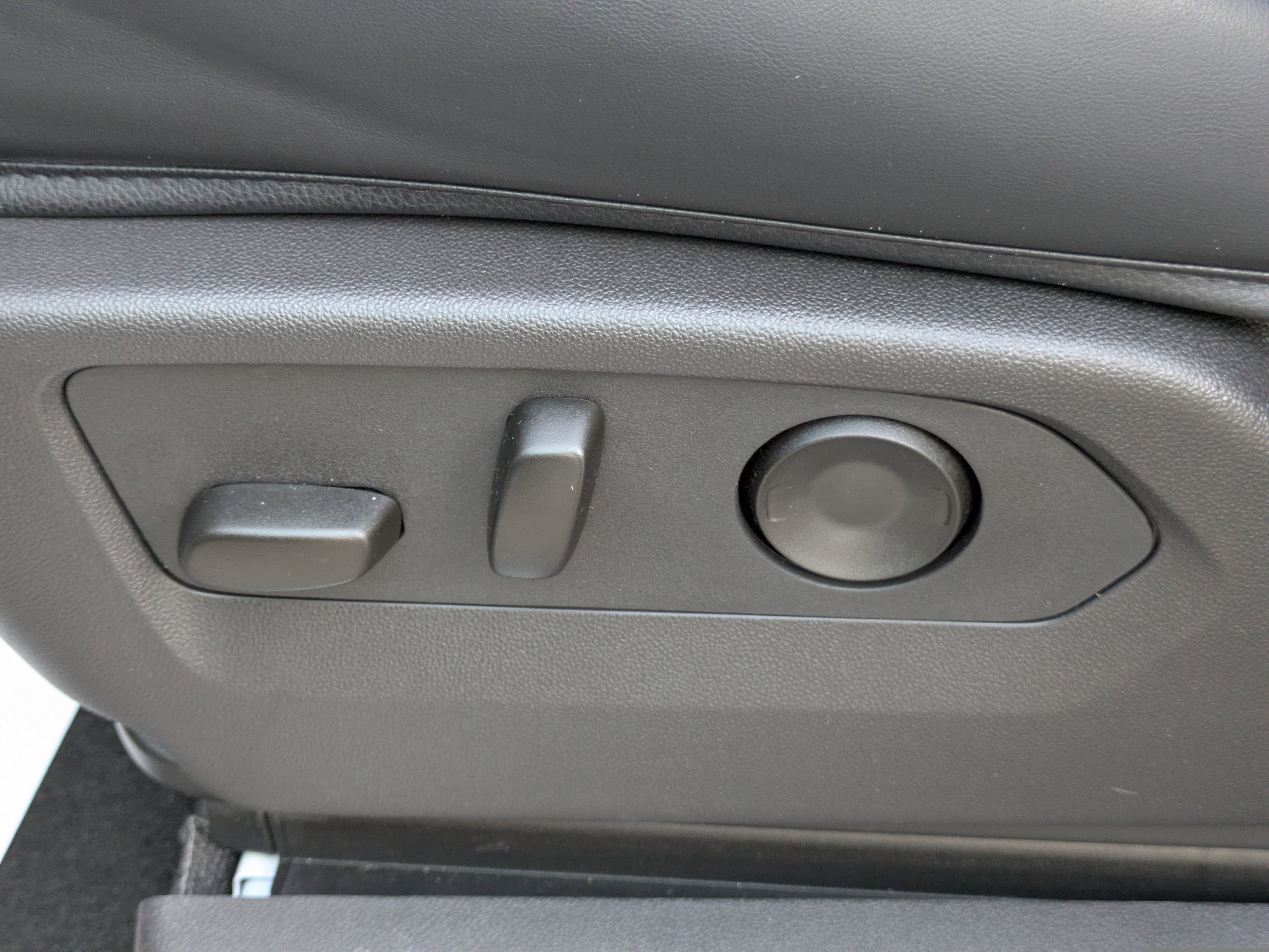 Used 2025 GMC Sierra 1500 SLT w/ SLT Premium Plus Package image 11